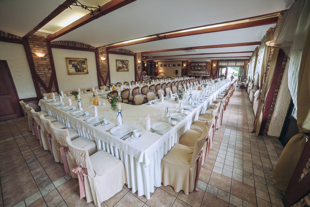 Hubertus Aparthotel & Restaurant & Horse Club Starogard Gdański Eksteriør bilde