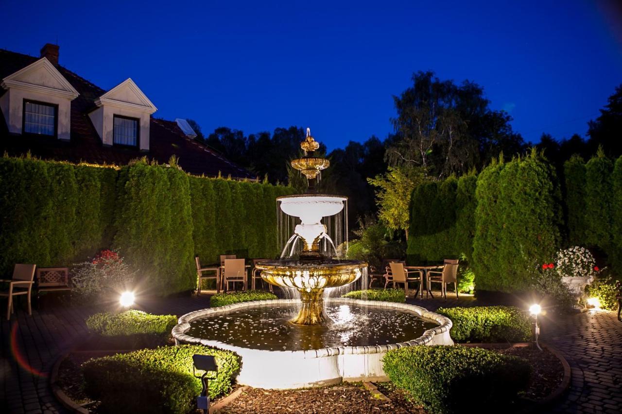 Hubertus Aparthotel & Restaurant & Horse Club Starogard Gdański Eksteriør bilde